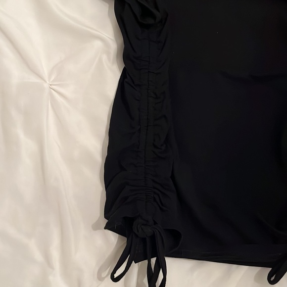 SHEIN Ruched Tee - Picture 3 of 4